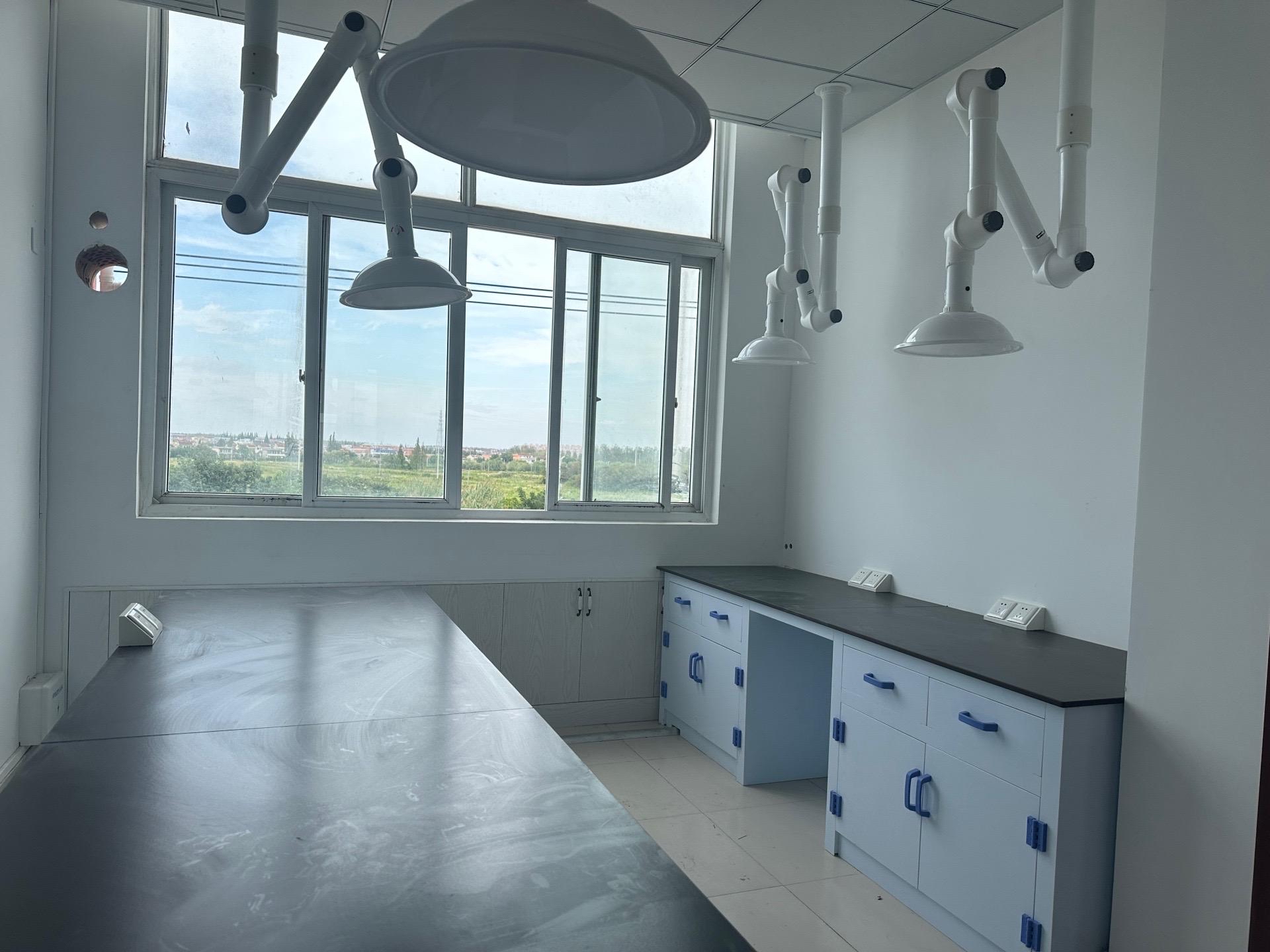 實驗臺金屬遮篷的設(shè)計與應(yīng)用